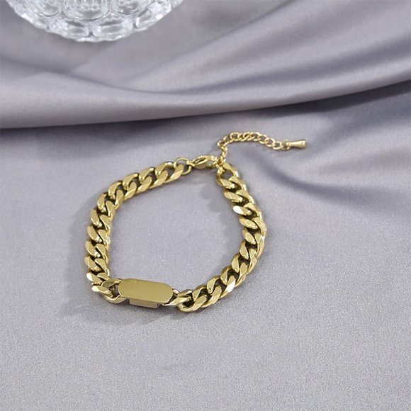 Jewelry - 18k Gold Cuban Link Bracelet